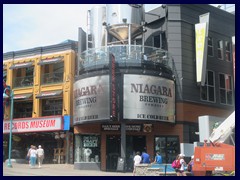 Clifton Hill, downtown Niagara Falls 15